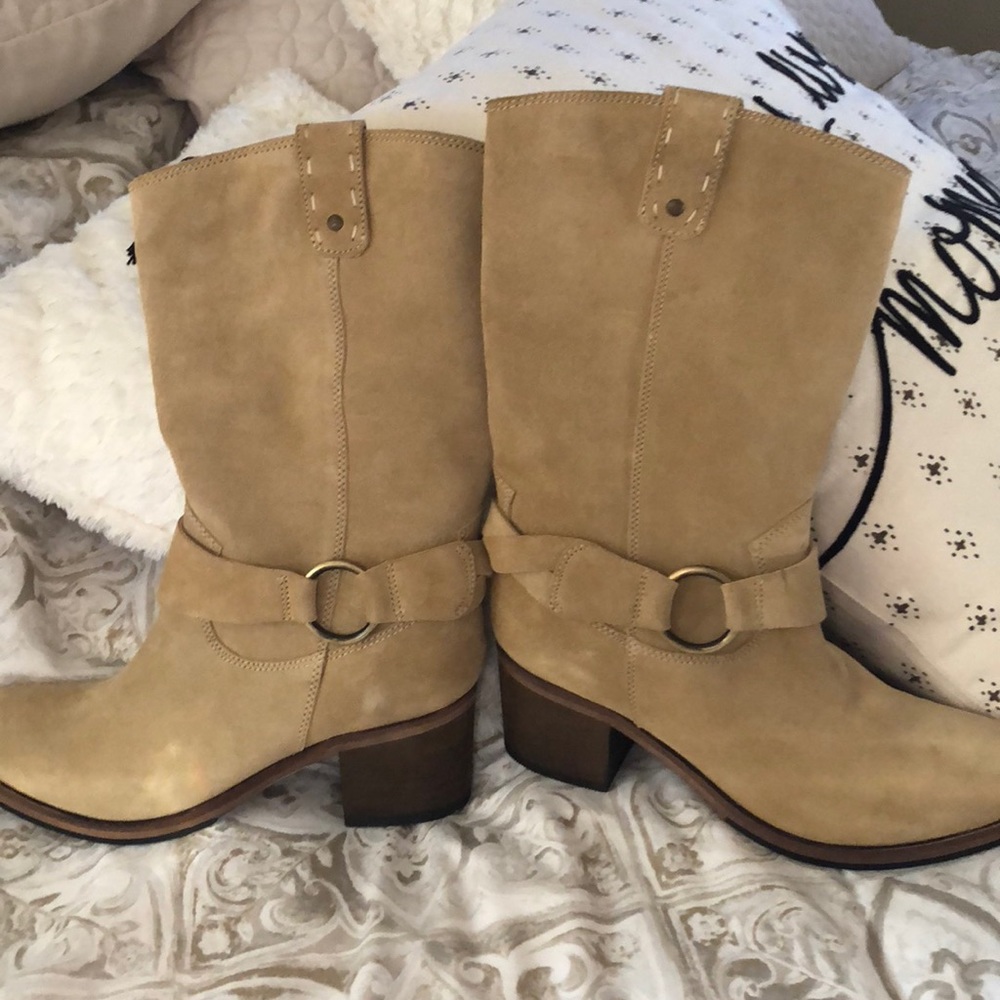 Johnston &Murphy suede leather boots brand new !!